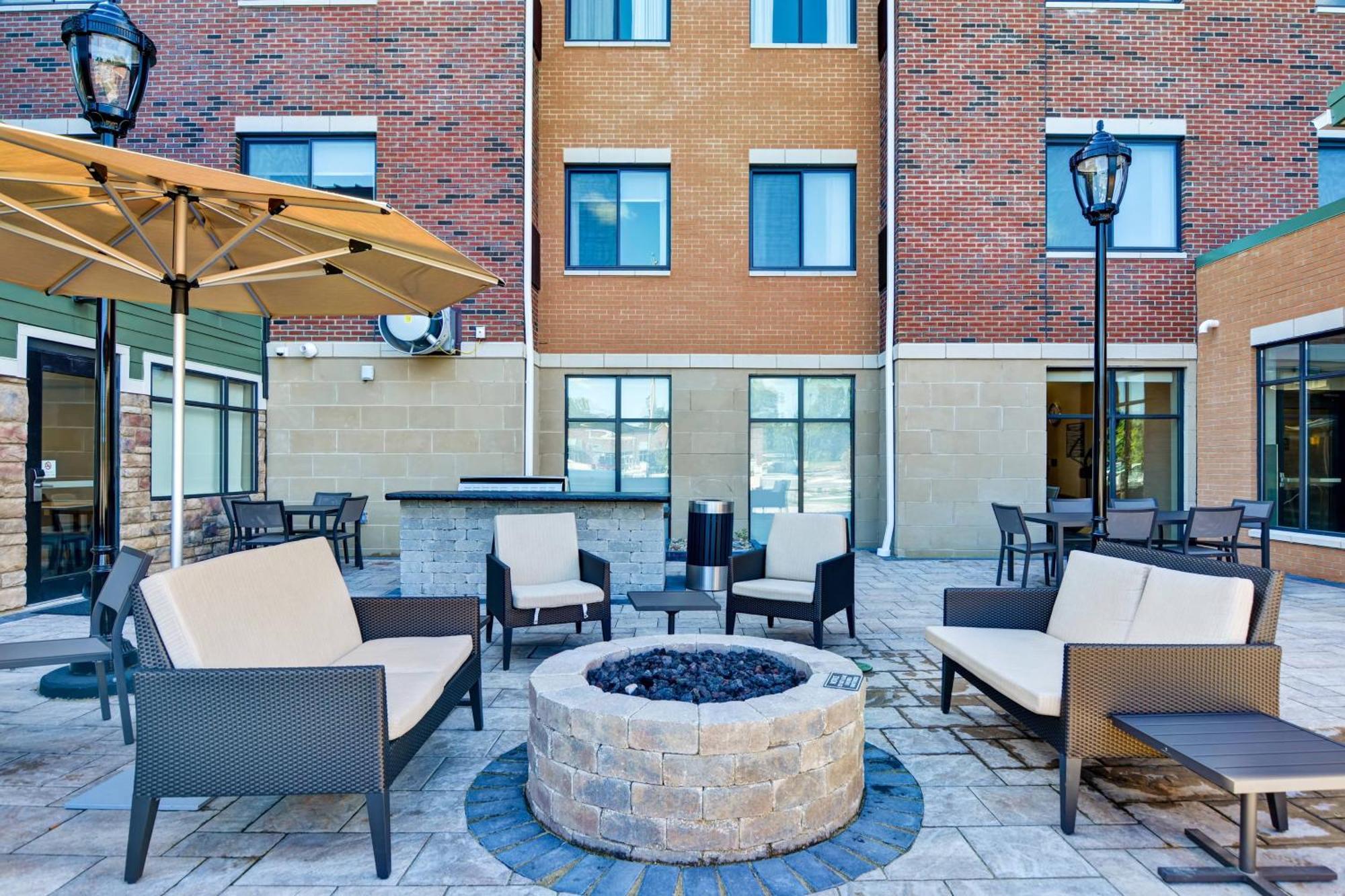 Residence Inn By Marriott Cleveland Airport/Міддлберґ-Гайтс Екстер'єр фото